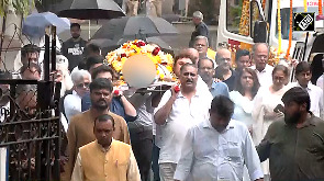 Last rites of veteran actor Satish Shah performed at Pawan Hans