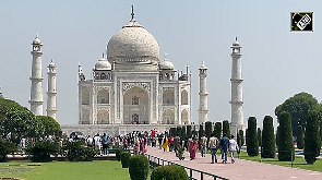 Enjoy free entry to the Taj Mahal!