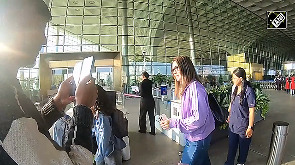 Sunny Leone spotted with her children at Mumbai airport