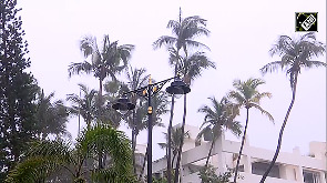 Heavy rains lash Mumbai, IMD issues red alert