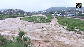 Heavy snowfall, landslides in Kashmir