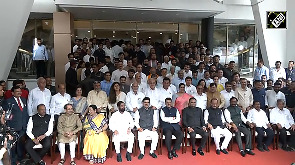 No Words, Just Poses: Uddhav Thackeray, Eknath Shinde in One Photo Frame