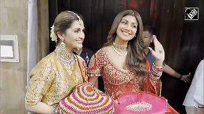 Bollywood Divas Shine at Anil Kapoor's Star-Studded Karwa Chauth event!