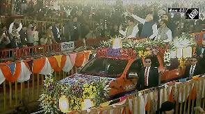 PM Modi receives grand welcome in Khajuraho