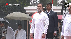 Rahul gets soaked in rain as Kharge hoists flag at Congress I-Day event
