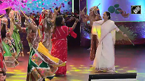 Mamata Banerjee attends Holi Utsav in Kolkata