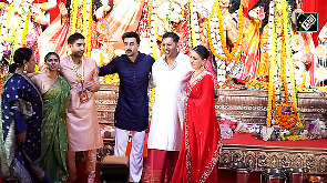 Ranbir Kapoor, Ayan Mukerji, Sumona visit Durga Puja Pandal in Mumbai