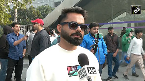 Virat Kohli lookalikes grab eyeballs among massive crowds