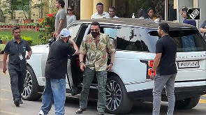 Sanjay Dutt visits Saif Ali Khan at the hospital