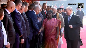Putin introduces Russian Delegation to Murmu at Rashtrapati Bhavan