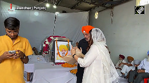Marathon legend Fauja Singh's last rites held in Jalandhar