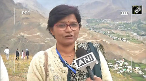 Families of Kargil war heroes gather at Lamochen Viewpoint to pay tributes