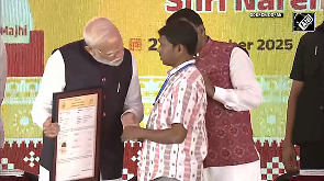 PM Modi's Touching Interaction with Odisha Beneficiary Wins the Internet