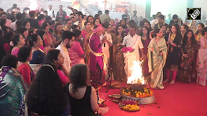 Kajol, Rani Mukerji join hawan rituals at Durga Pandal