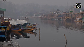 J-K: Cold wave grips Srinagar as temperature falls to Zero