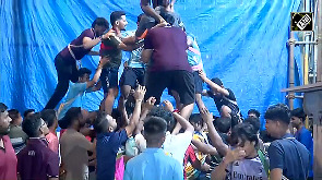 Mumbai locals practice human pyramid for Dahi Handi ahead of Janmashtami
