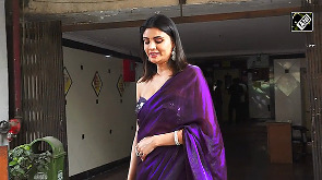 Malti Chahar Sets the Internet on Fire in a Saree