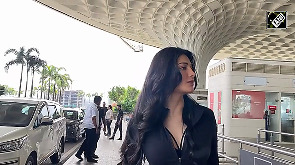 Shruti Haasan spotted in Mumbai