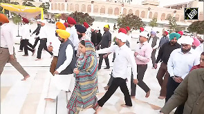 Punjab CM Bhagwant Mann offers prayers at Golden Temple on Guru Nanak Jayanti