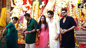 Kajol, Ajay Devgn perform Durga Puja