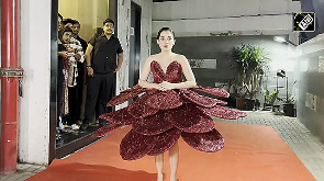 Uorfi Javed creates her own 'Cannes' red carpet moment in Bandra
