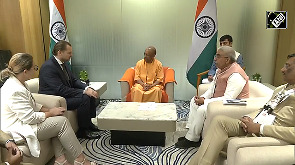 CM Yogi meets Russian delegation at Expo Mart in Greater Noida