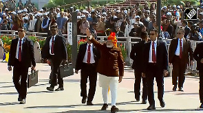 R-Day: PM Modi greets people at Kartavya Path