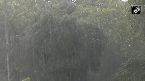 Parts of Mumbai witnesses heavy rain