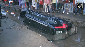 WATCH: Car Dips into Pothole After Waterlogging Outside Patna Junction