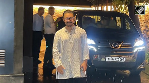 Aamir Khan, as humble as ever, patiently poses for the paps