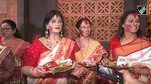 Women bid farewell to Maa Durga by celebrating 'Sindoor Khela'