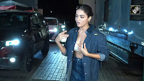 Vamika Gabbi's smile wins hearts