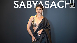 Alia mesmerizes in black saree at Sabyasachi's 25-year celebration