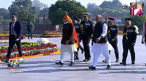 R-Day: PM pays homage to Amar Jawans at National War Memorial