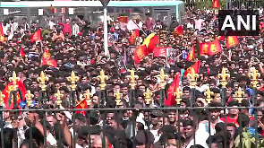 Large number of people gather outside Vidhana Soudha to welcome RCB team
