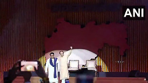 Raj, Uddhav Thackeray share stage for first time in 20 years for 'Victory Rally'