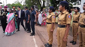 President Murmu delights Varkala students with surprise stop on way to Sivagiri Mutt