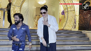 Sushmita Sen's Graceful Simplicity Impresses Everyone
