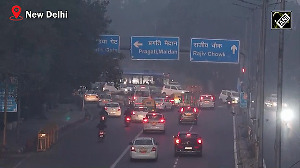 Delhi chokes under Very Poor air quality as AQI at India Gate and surrounding areas touches 331