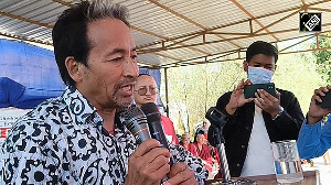 Activist Sonam Wangchuck ends 15 day hunger strike amid violent Ladakh statehood protests