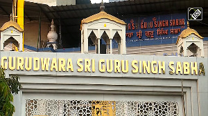 Devotees throng gurudwara to celebrate Guru Nanak Jayanti 2025 with prayers