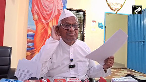 Anna Hazare announces fast unto death for Lokayukta implementation