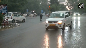 Rain lashes parts of Delhi