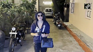 Sushmita Sen chit-chats with the paps