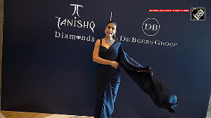 Fatima Sana Shaikh looks stunning in Saree