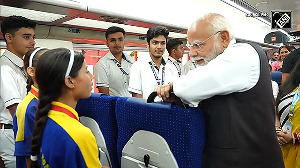 Watch! PM's candid interaction with students onboard Katra-Srinagar Vande Bharat train