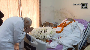 PM Modi pays last respect to Dharmendra Pradhan's father