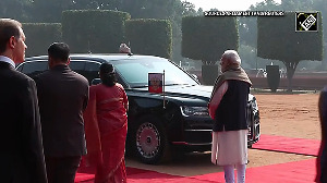 President Murmu and PM Modi warmly welcome Russian President Putin at Rashtrapati Bhavan