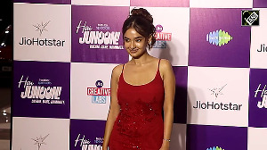 Anushka Sen looks hot in a red backless bodycon dress