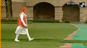 PM Modi paid tribute to Mahatma Gandhi at Rajghat on IndependenceDay